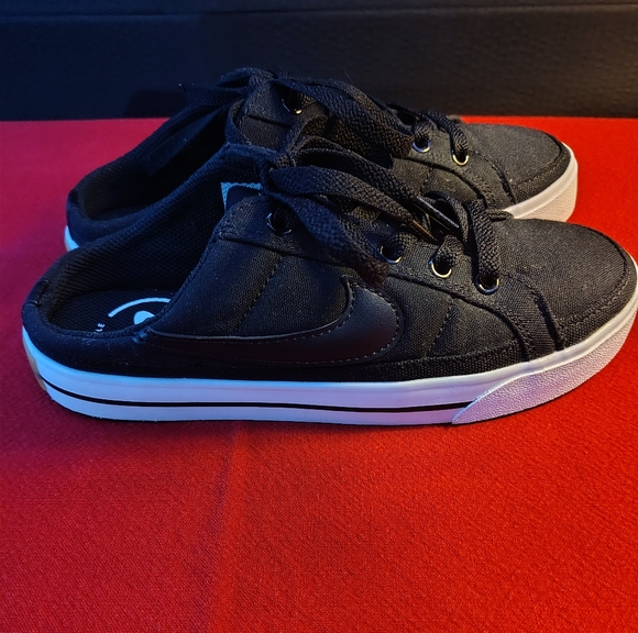 Nike Court slides - Picture 5 of 8